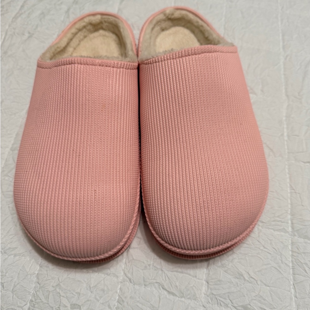 Cozy Pink Women's Slippers